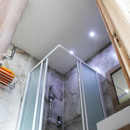 레비오스 2* 라르나카