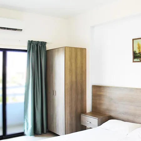 레비오스 라르나카