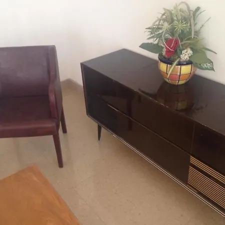 호텔 레비오스 라르나카