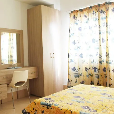 레비오스 호텔 2*