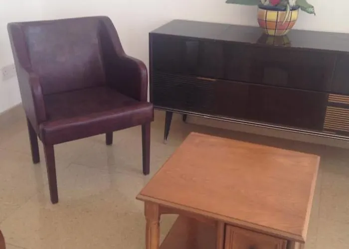 Rebioz فندق لارنكا