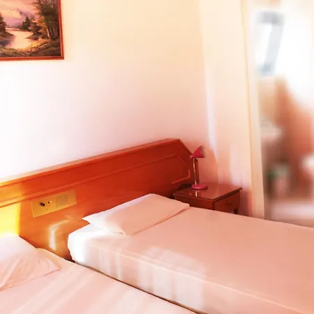 Rebioz Hotell Larnaca