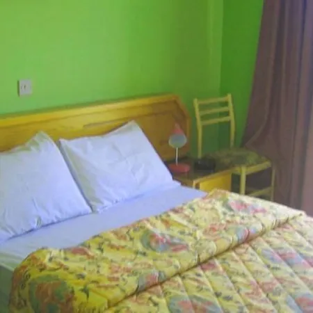 Rebioz Hotell
